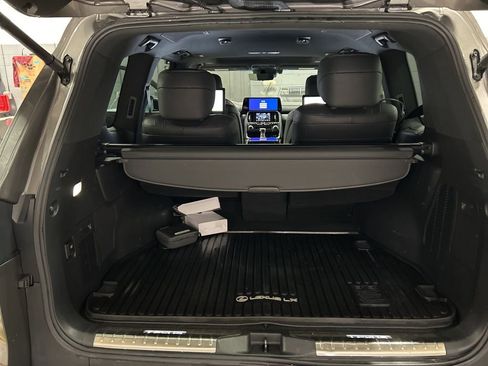 Used 2023 Lexus LX 600 4WD w/ Ultra Luxury Package image 6