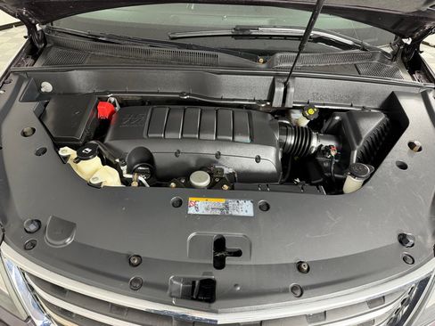 Used 2015 Chevrolet Traverse LT image 28