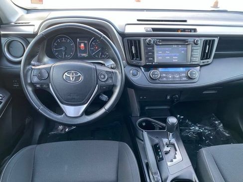 Used 2017 Toyota RAV4 XLE AWD/4WD image 11