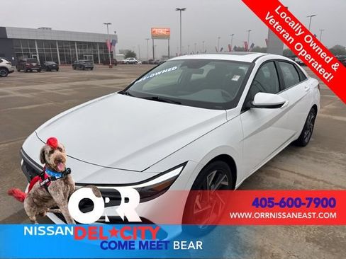 Used 2025 Hyundai Elantra SEL FWD image 1