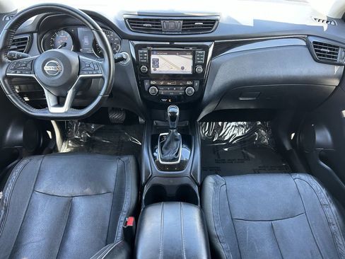 Certified 2017 Nissan Rogue Sport SL FWD image 17