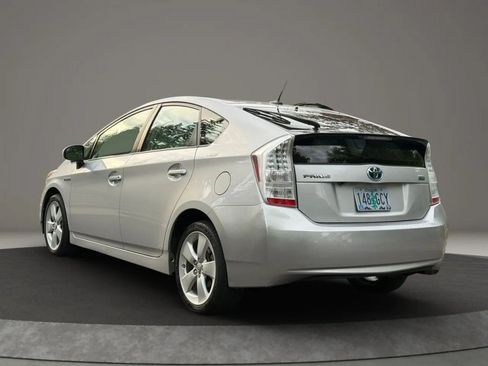 Used 2010 Toyota Prius Five w/ Navigation Pkg FWD image 9