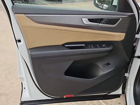 New 2026 Volkswagen Atlas Cross Sport SE image 12