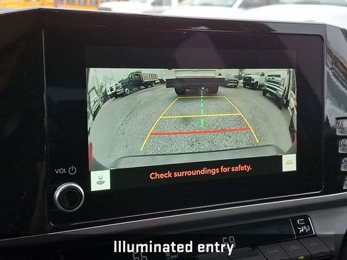 Used 2025 Toyota Camry LE image 18