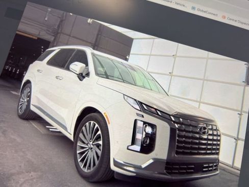 Used 2024 Hyundai Palisade Calligraphy image 11