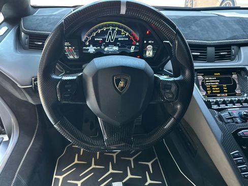 Used 2020 Lamborghini Aventador SVJ AWD/4WD image 15