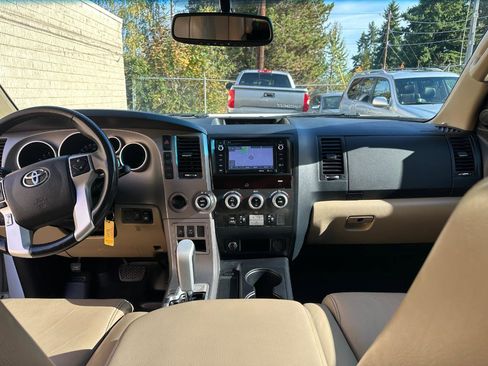 Used 2014 Toyota Sequoia Limited AWD/4WD image 15