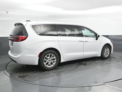 Used 2024 Chrysler Pacifica Touring-L