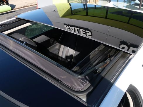 Used 2019 Jaguar XJ R-Sport image 40