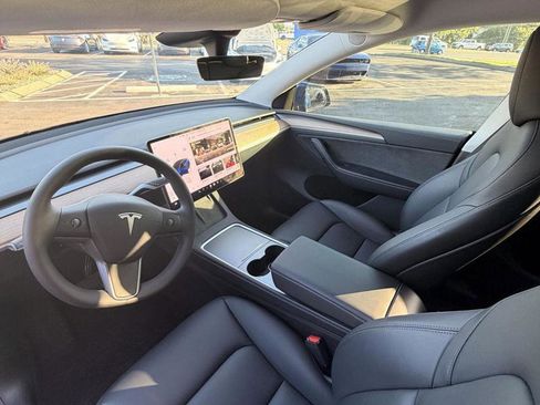 Used 2024 Tesla Model Y Long Range AWD/4WD image 12