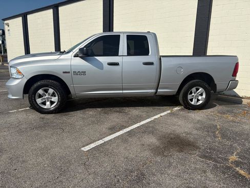 Used 2017 RAM 1500 Express AWD/4WD image 2