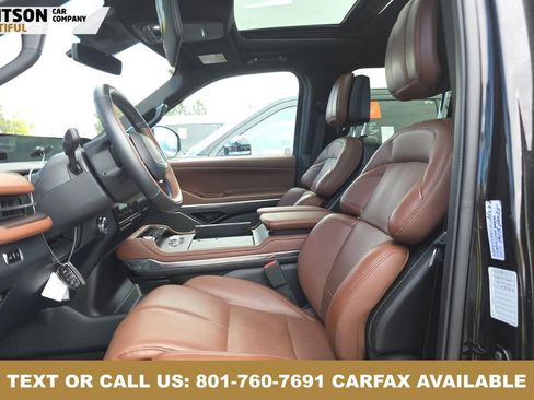 Used 2025 Lincoln Navigator Reserve AWD/4WD image 5