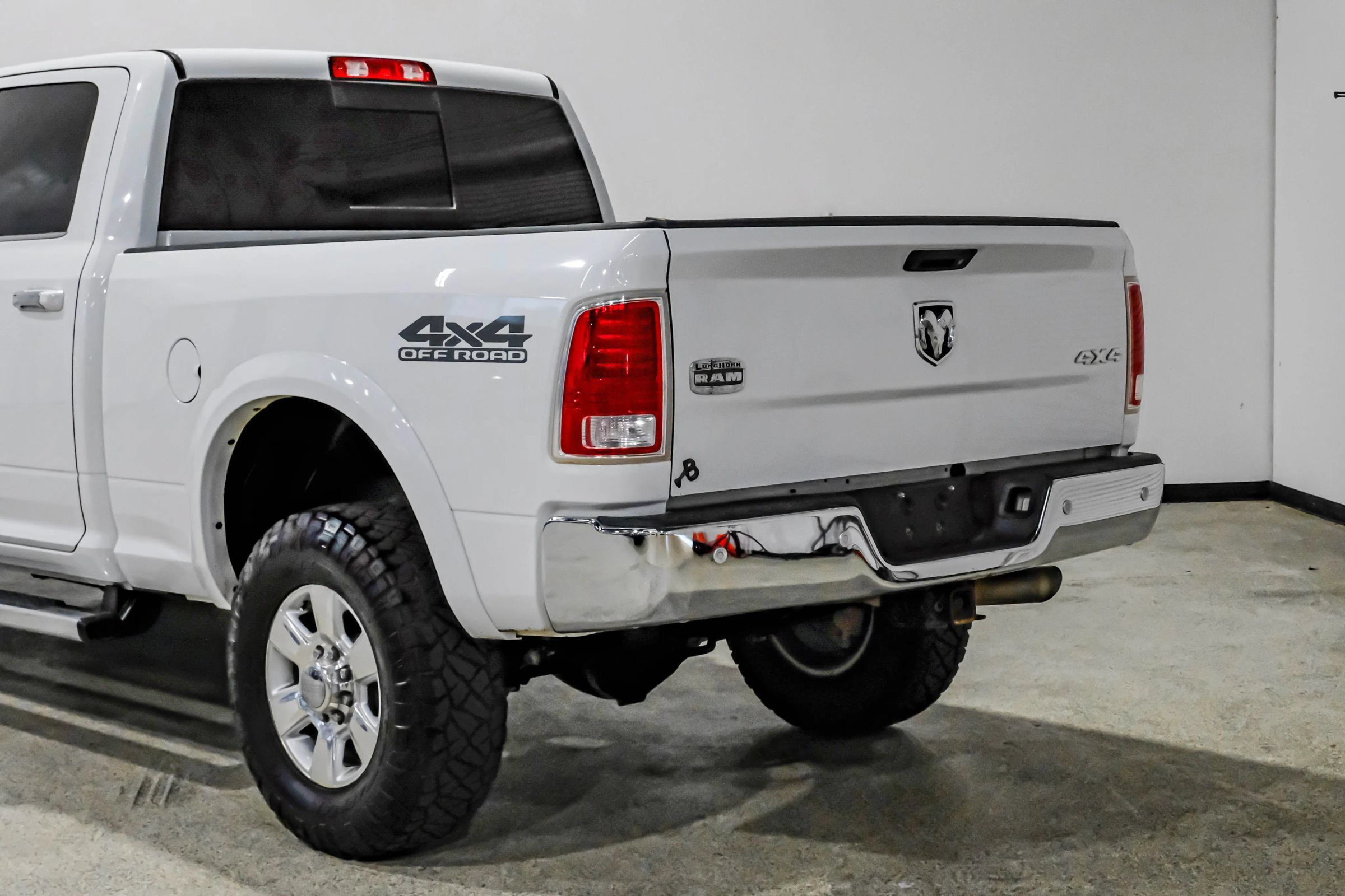 Used 2017 RAM 2500 Longhorn w/ Convenience Group AWD/4WD image 15