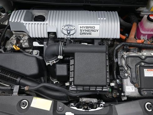 Used 2014 Toyota Prius Two FWD image 27