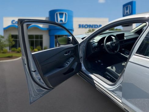 Certified 2025 Honda Accord SE image 12