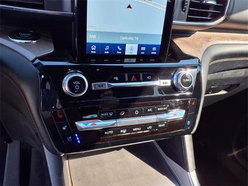 Used 2022 Ford Explorer Platinum w/ Technology Package image 14