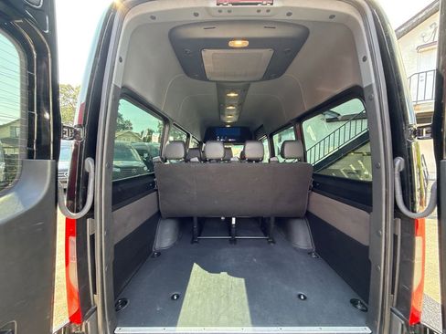Used 2021 Mercedes-Benz Sprinter 2500 image 29