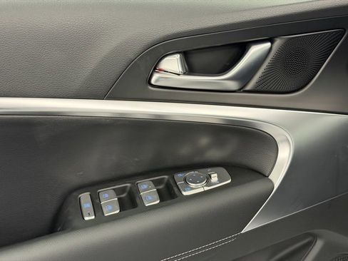 New 2026 Genesis G70 2.5T image 12