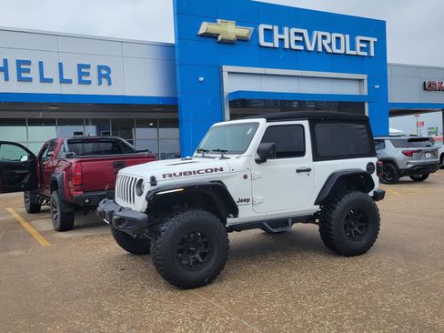 Used 2018 Jeep Wrangler Rubicon AWD/4WD image 3
