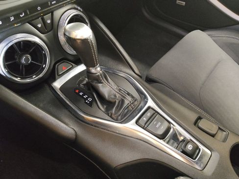 Used 2021 Chevrolet Camaro LT w/ Technology Package RWD image 26