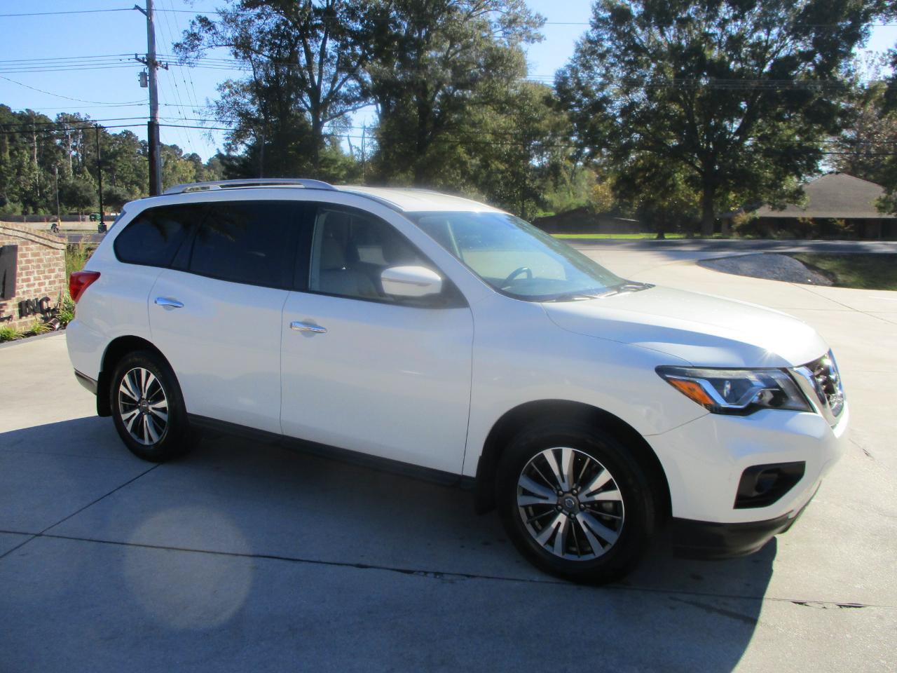 Used 2019 Nissan Pathfinder SL FWD image 24