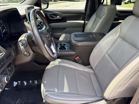 Used 2021 GMC Yukon XL SLT w/ Rear Media and Nav Package AWD/4WD image 15