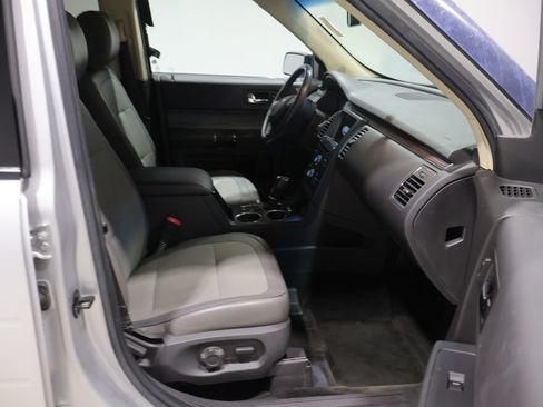 Used 2018 Ford Flex SEL FWD image 22