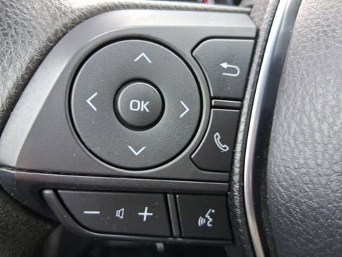 Used 2018 Toyota Camry L image 18