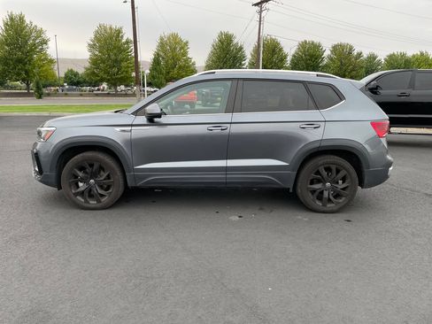 Used 2022 Volkswagen Taos SE AWD/4WD image 6