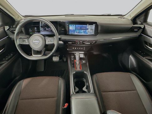 Used 2025 Nissan Kicks SR FWD image 29