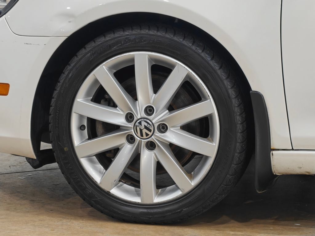 Used 2013 Volkswagen Jetta TDI FWD image 35