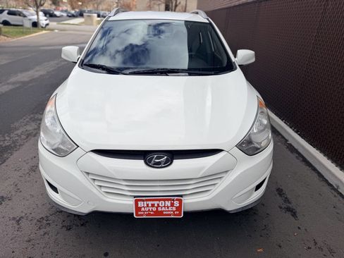 Used 2011 Hyundai Tucson GLS image 3