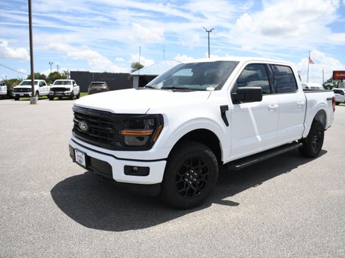 New 2026 Ford F150 XLT w/ XLT Black Appearance Package AWD/4WD image 5