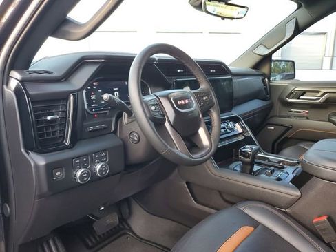 Used 2024 GMC Sierra 1500 AT4 w/ Technology Package AWD/4WD image 20