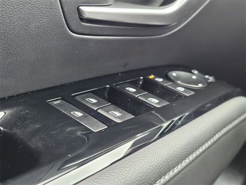 Certified 2025 Hyundai Santa Cruz SEL image 15