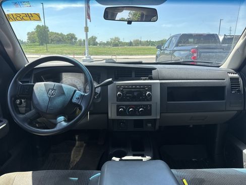 Used 2008 Dodge Dakota SLT w/ Trailer Tow Group AWD/4WD image 3