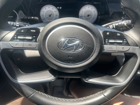 Used 2021 Hyundai Elantra SEL w/ Convenience Package FWD image 19