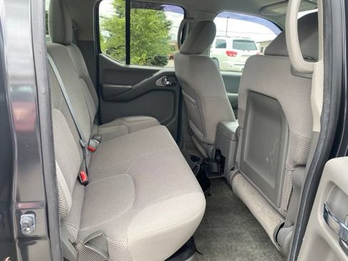 Used 2012 Nissan Frontier SV AWD/4WD image 21
