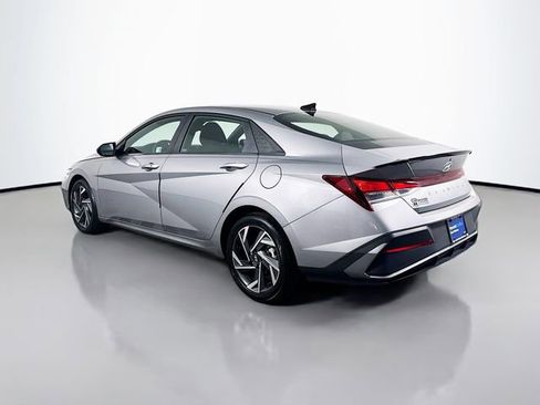 Certified 2025 Hyundai Elantra Sport FWD image 6