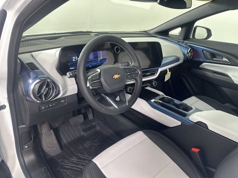 New 2026 Chevrolet Equinox EV LT image 20