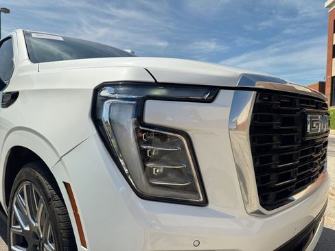 Used 2025 GMC Yukon XL Denali Ultimate AWD/4WD image 39