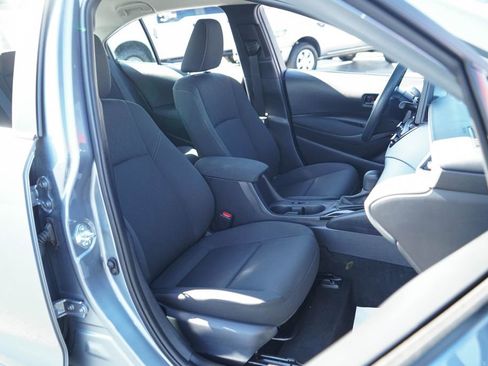 Used 2025 Toyota Corolla LE image 30