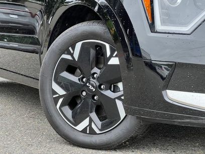 Certified 2025 Kia Niro Wind w/ Wind Preserve Package