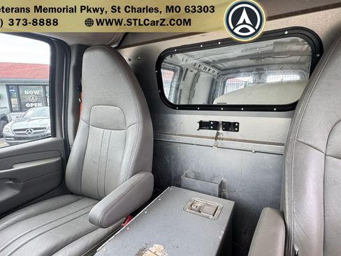 Used 2015 Chevrolet Express 2500 RWD image 12