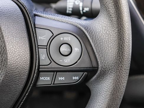 Used 2021 Toyota Corolla LE FWD image 19