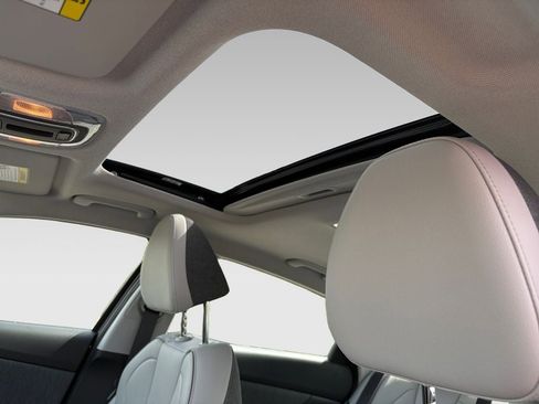 New 2026 Hyundai Elantra Limited FWD image 6