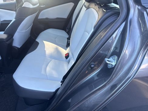 Used 2017 Toyota Prius Four w/ Premium Convenience Package image 10