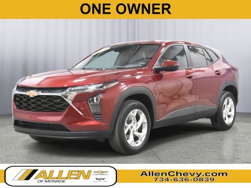 Used 2024 Chevrolet Trax LS w/ LS Convenience Package FWD image 1