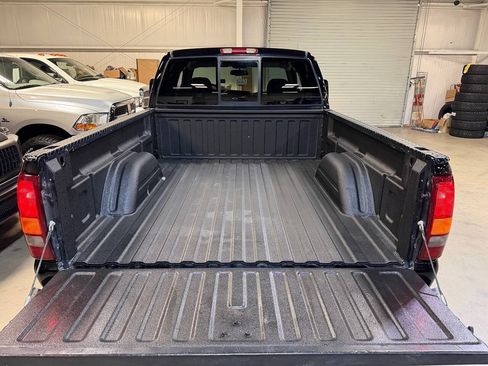 Used 2007 GMC Sierra 2500 SLE w/ Heavy-Duty Power Package AWD/4WD image 15