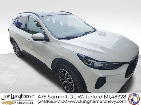 Used 2024 Ford Escape SE w/ PHEV Premium Package FWD image 7